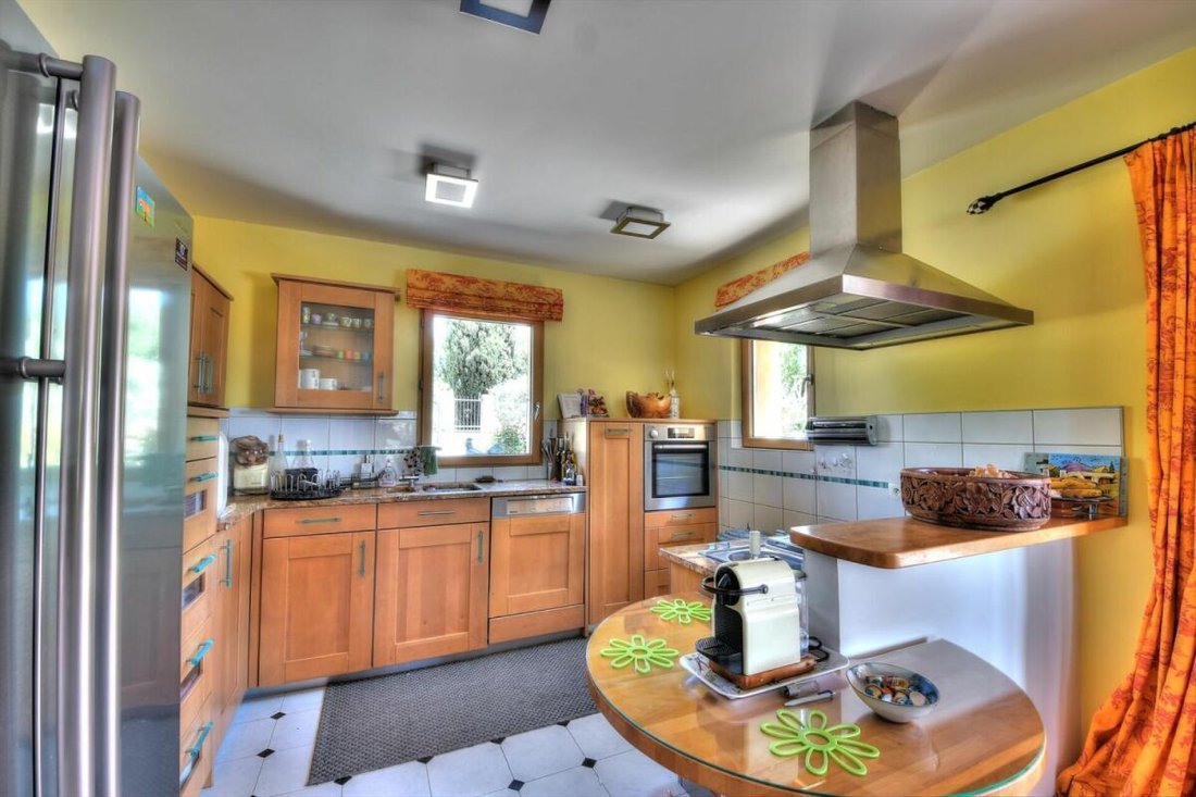 Villa in Aups, Provence-Alpes-Côte d'Azur, France 5 - 16976885