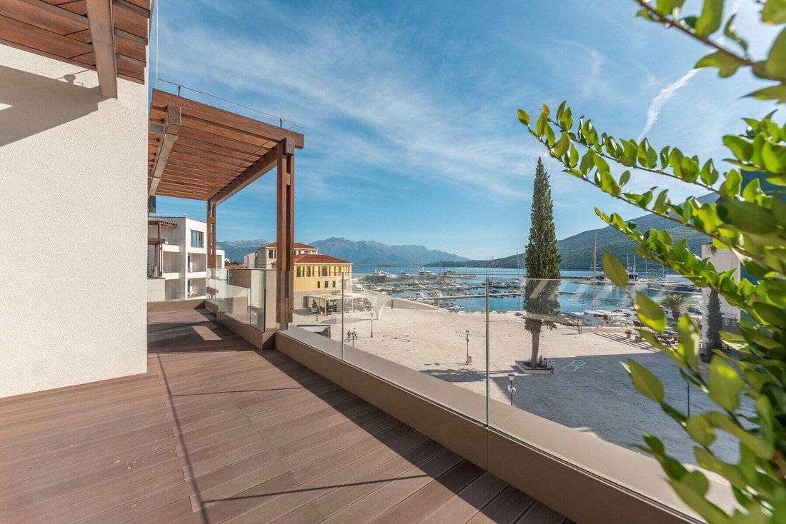 Apartment in Kumbor, Herceg Novi Municipality, Montenegro 2 - 16977096