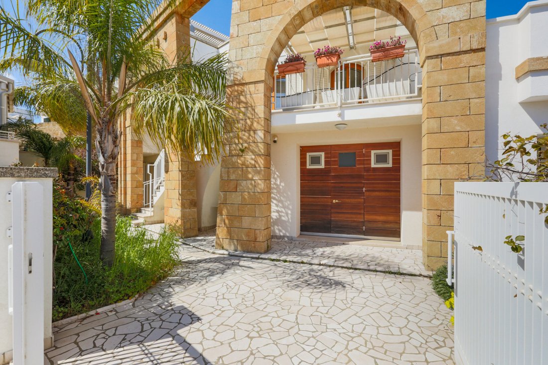 Villa in Castrignano del Capo, Apulia, Italy 1 - 16979568