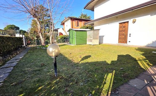 Villa in Colombare, Sirmione, Lombardy 1