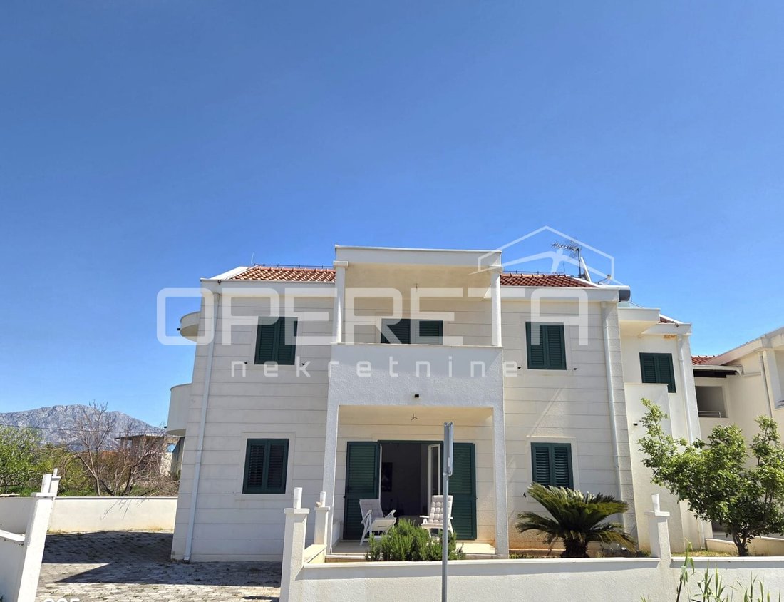 House in Sucuraj, Split-Dalmatia County, Croatia 1 - 16984036