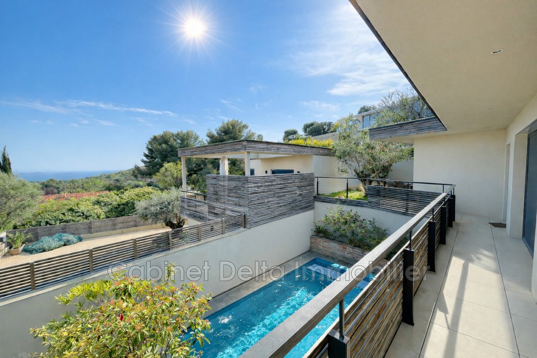 Villa in Bandol, Provence-Alpes-Côte d'Azur, France 3 - 12627432