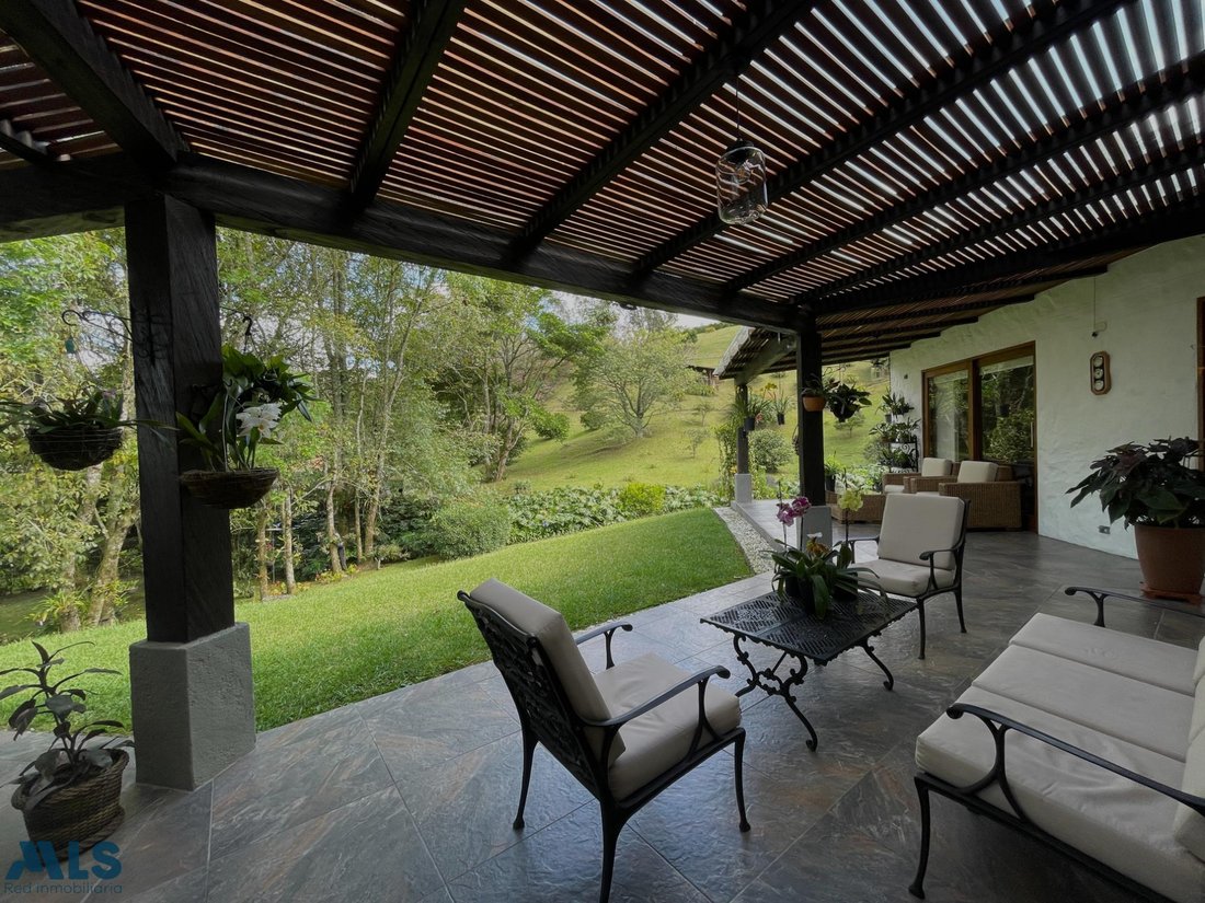 Finca in El Carmen, Carmen de Viboral, Colombia 2 - 16981266