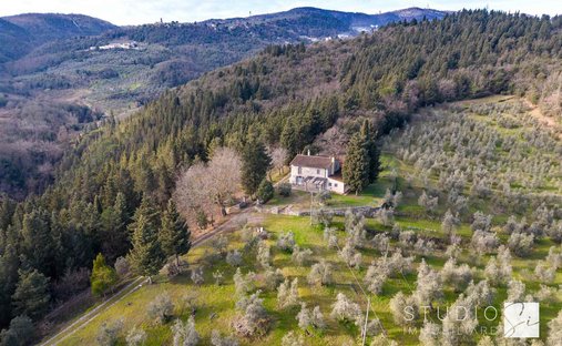Villa in Center - La Rocca, Comeana, Tuscany 1