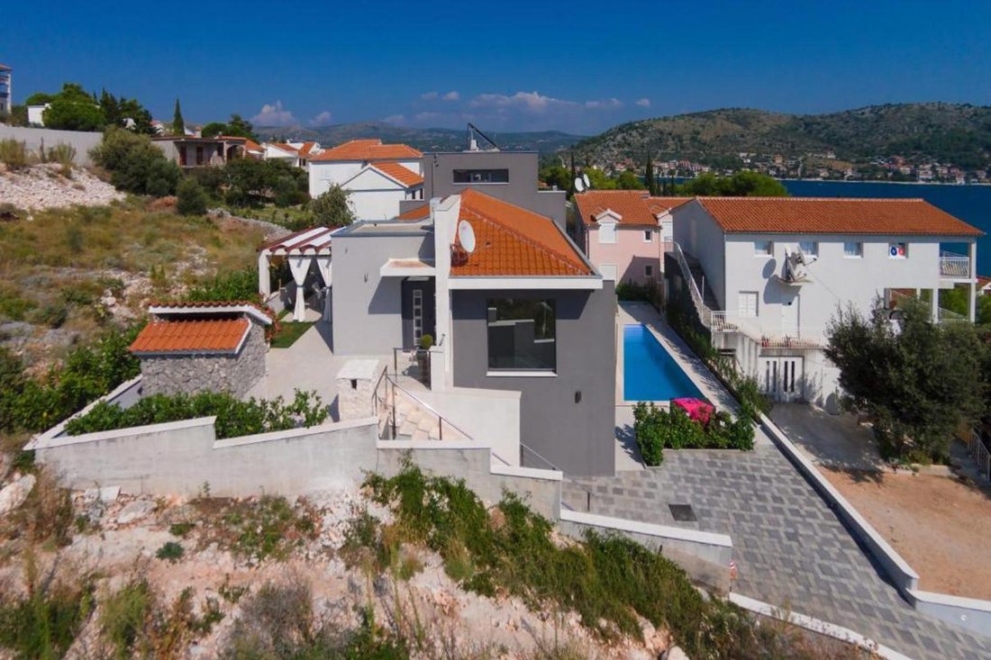Villa in Rogoznica, Sibenik-Knin County, Croatia 4 - 16984077