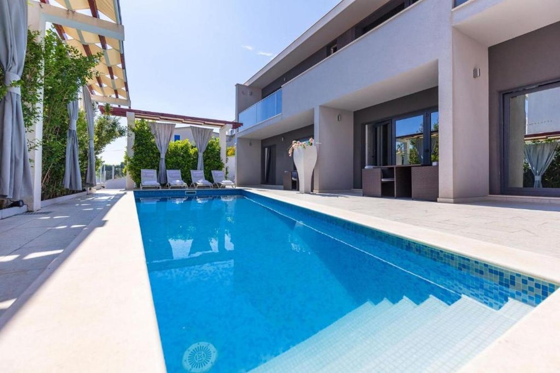 Villa in Rogoznica, Sibenik-Knin County, Croatia 1 - 16984077