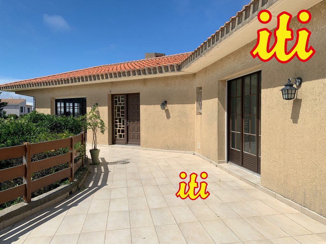 House in Les Sables-d'Olonne, Pays de la Loire, France 2 - 16985042