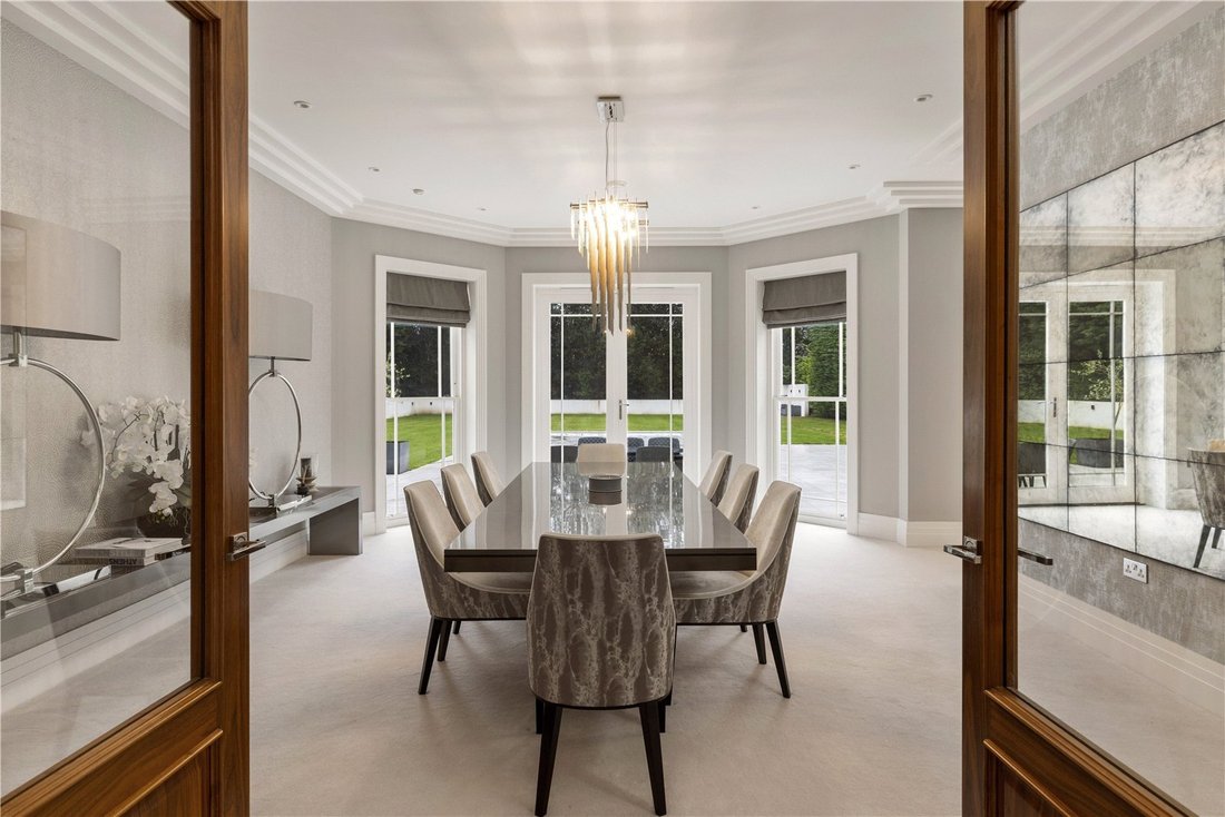 House in Sunningdale, England 4 - 16981256