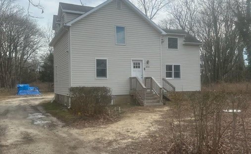 House in East Patchogue, New York, United States 1