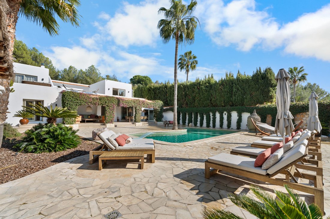 Finca in Jesus, Santa Eularia des Riu, Balearic Islands 2 - 16985365