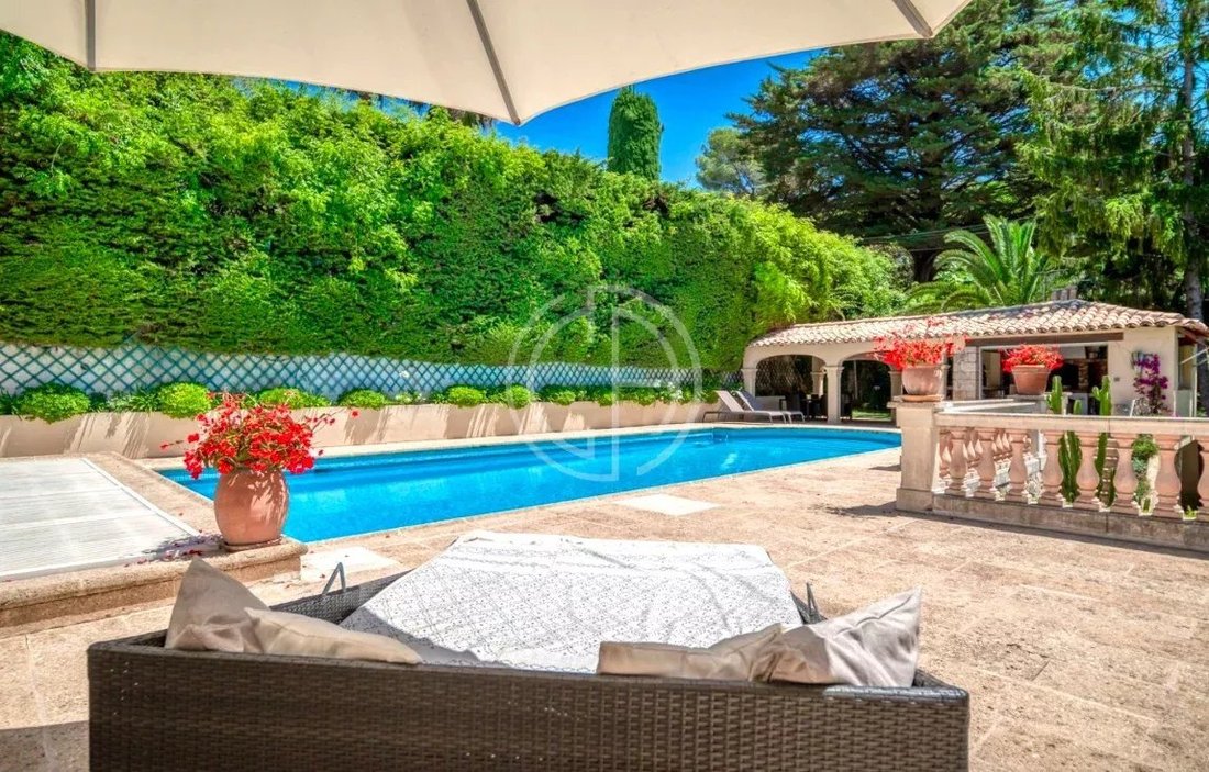 Villa in Cannes, Provence-Alpes-Côte d'Azur, France 1 - 16183347