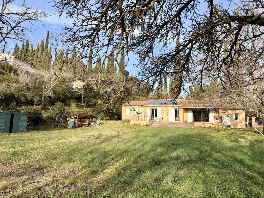 Villa in Bagnols-en-Forêt, Provence-Alpes-Côte d'Azur, France 2 - 16981532