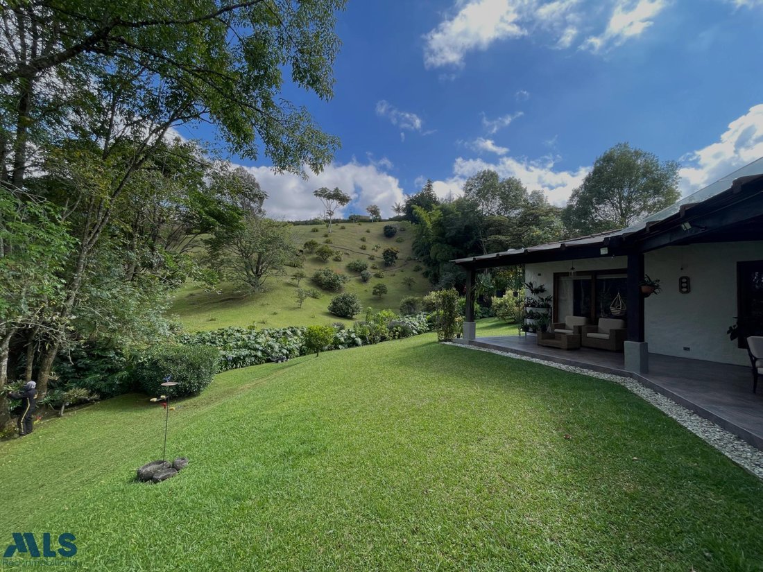 Finca in El Carmen, Carmen de Viboral, Colombia 3 - 16981266