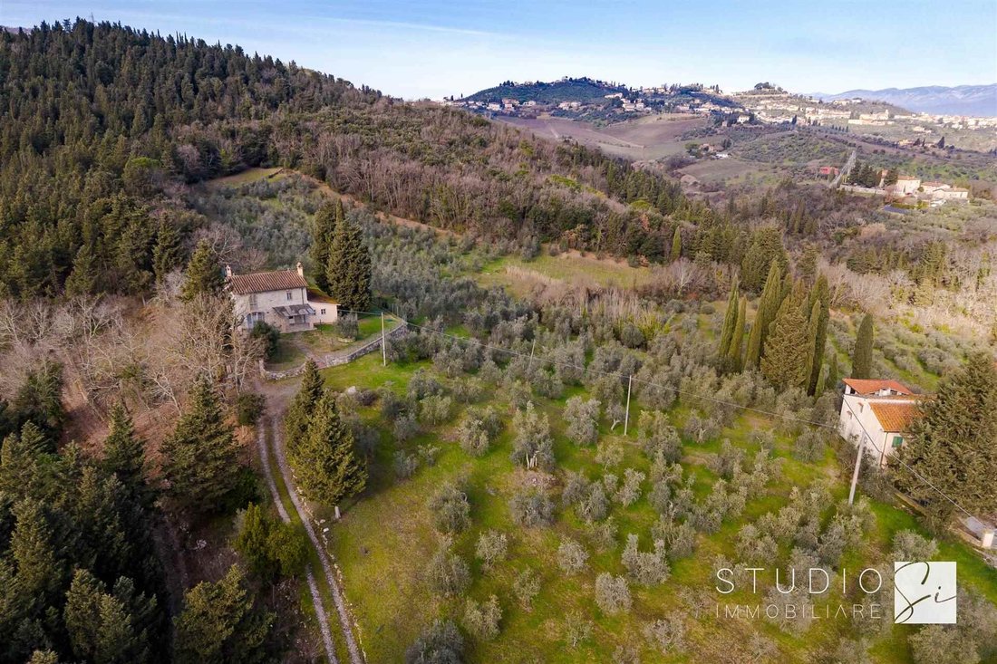 Villa in Center - La Rocca, Comeana, Tuscany 2 - 16983694