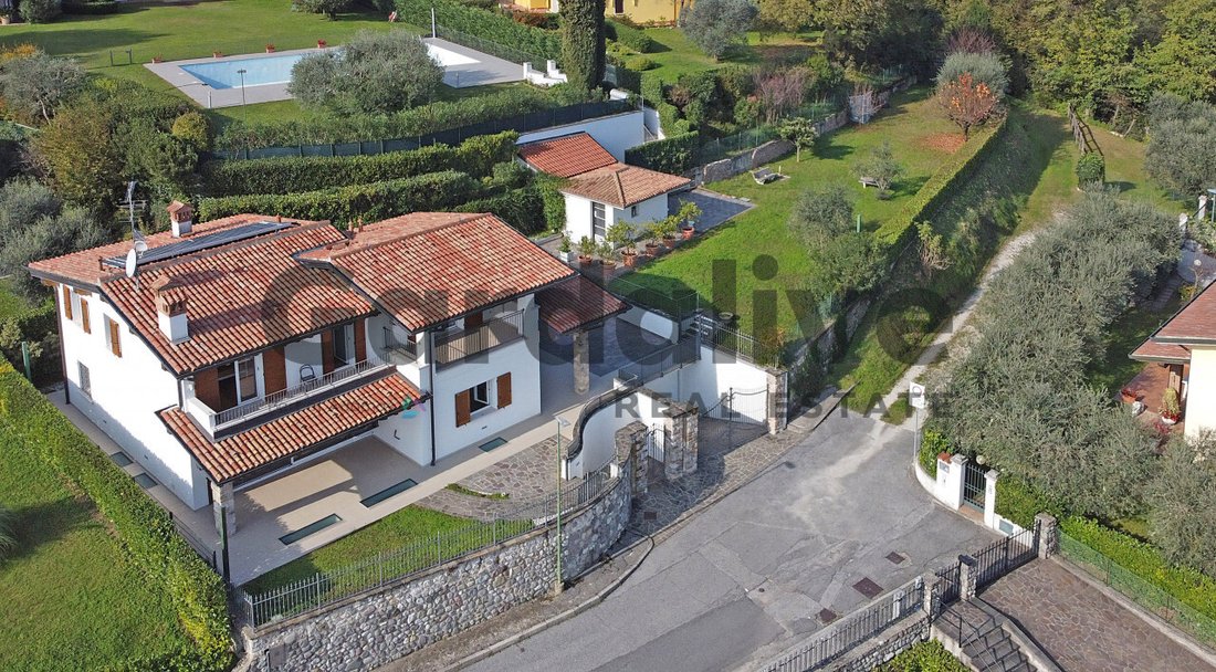 Villa in Soiano del Lago, Lombardy, Italy 1 - 16984388