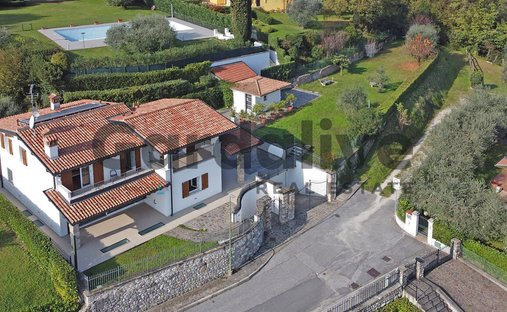 Villa in Soiano del Lago, Lombardy, Italy 1