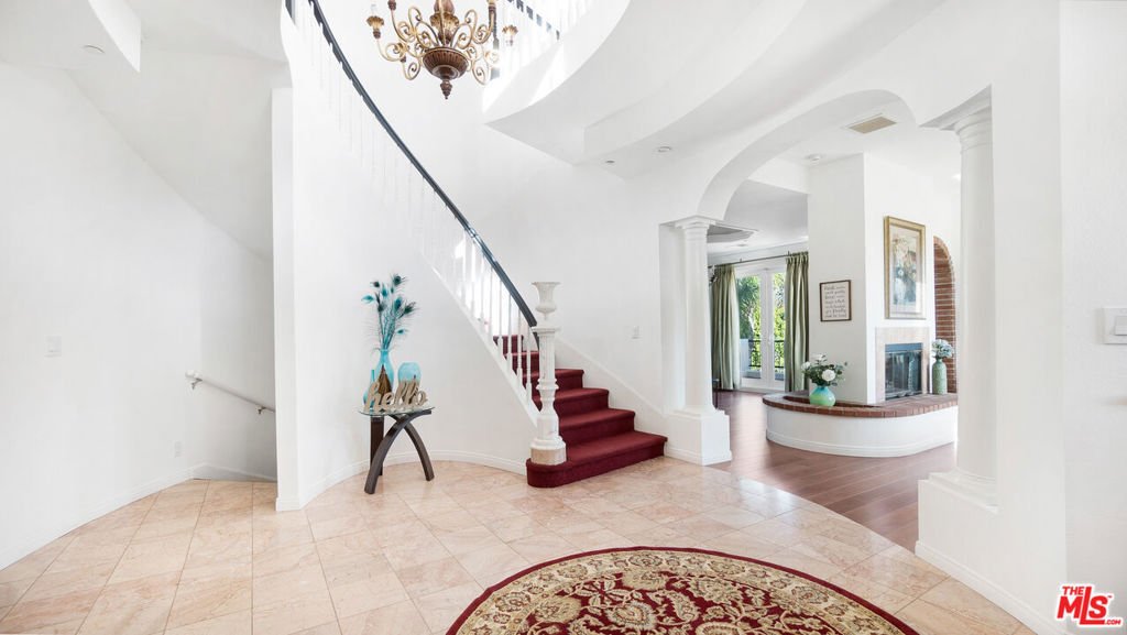 House in Canoga Park, California, United States 5 - 16982717
