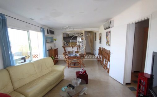 House in Village, Saint-Mandrier-sur-Mer, France 1
