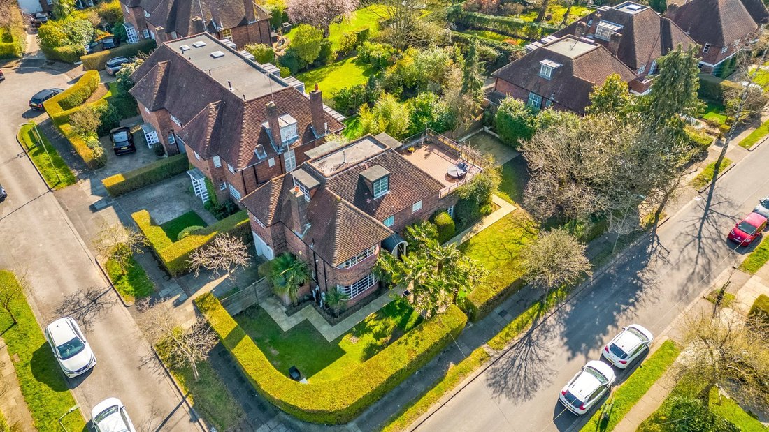House in Hampstead Garden Suburb, Barnet, England 1 - 16982707
