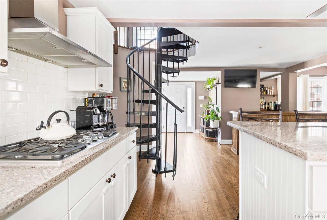 House in East Patchogue, New York, United States 4 - 16980020