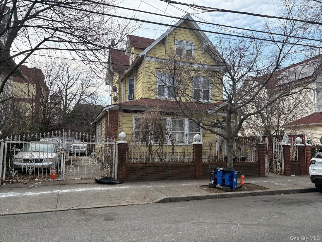 House in New York, New York, United States 1 - 16979100