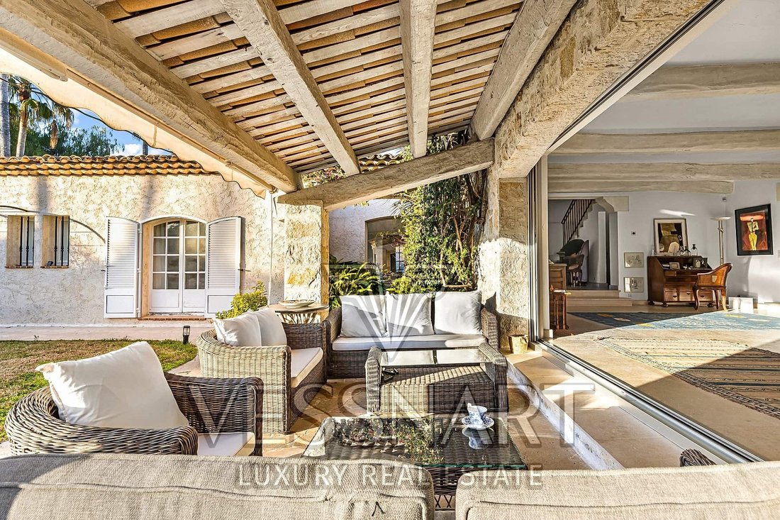 Villa in Antibes, Provence-Alpes-Côte d'Azur, France 4 - 16981447