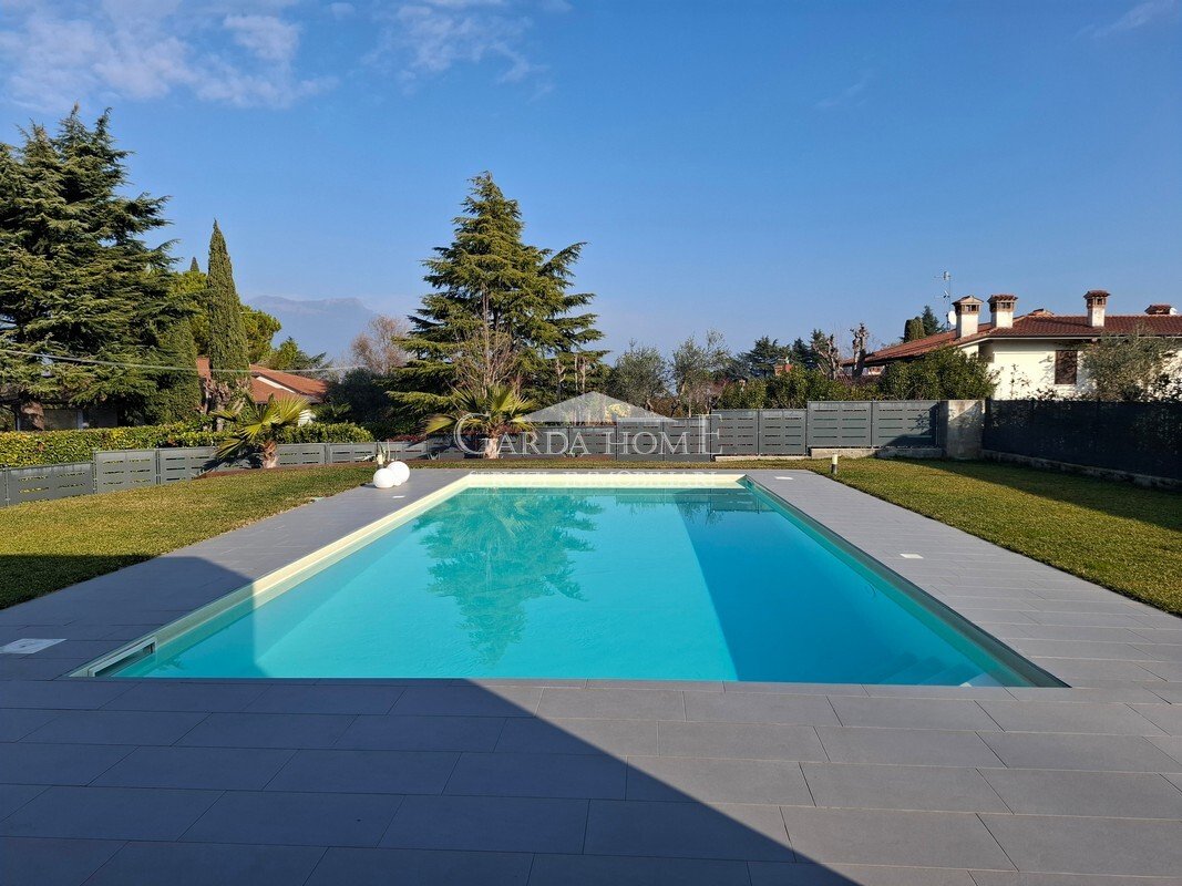 Villa in Manerba del Garda, Lombardy, Italy 4 - 16984390