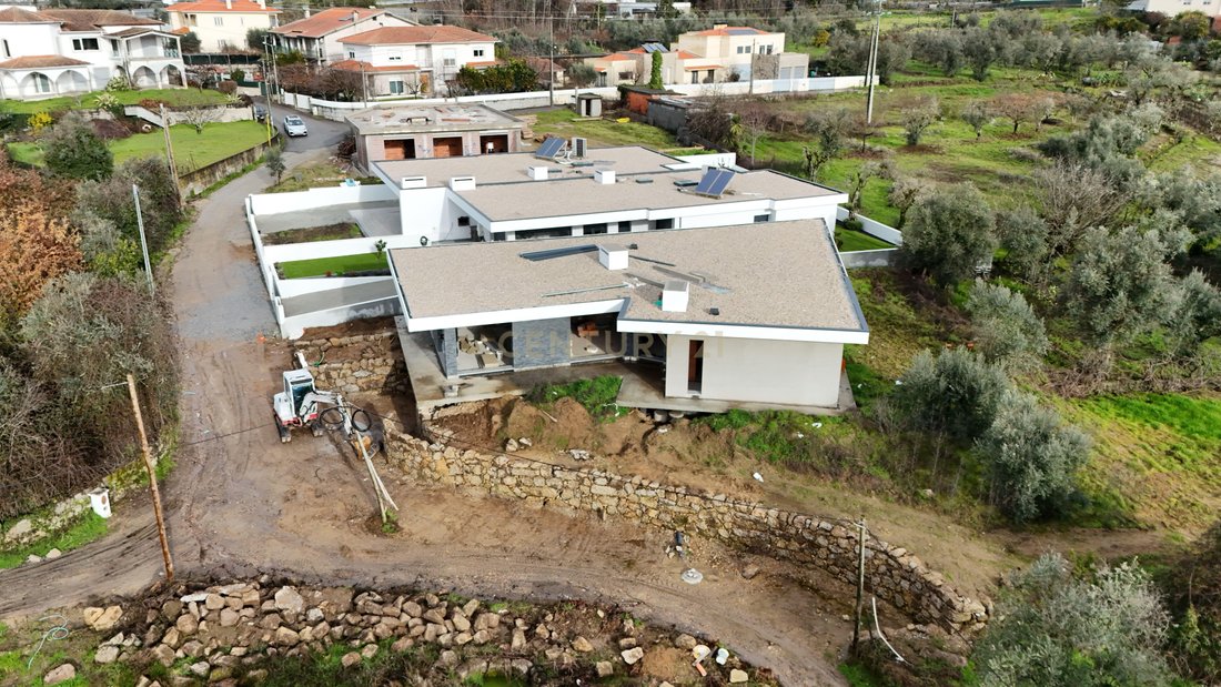 Villa in Fail e Vila Cha de Sa, Viseu District, Portugal 3 - 16983638
