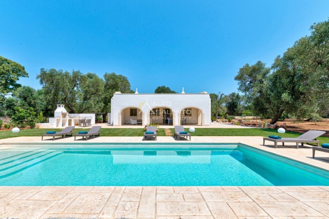 Villa in San Michele Salentino, Apulia, Italy 1 - 16977828