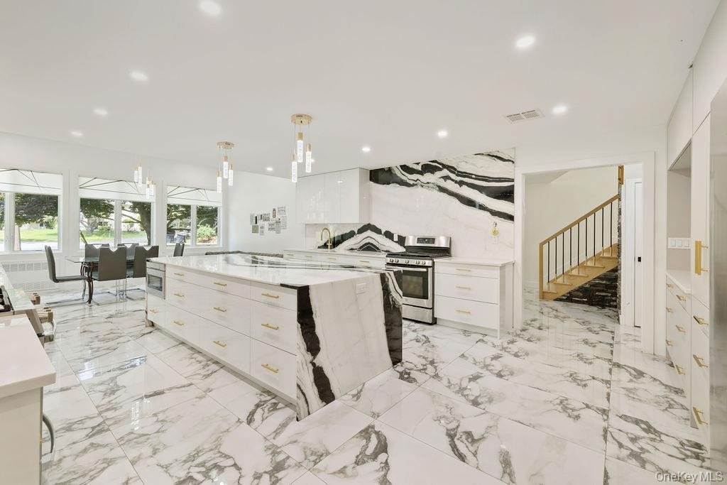 House in Montebello, New York, United States 4 - 16980634