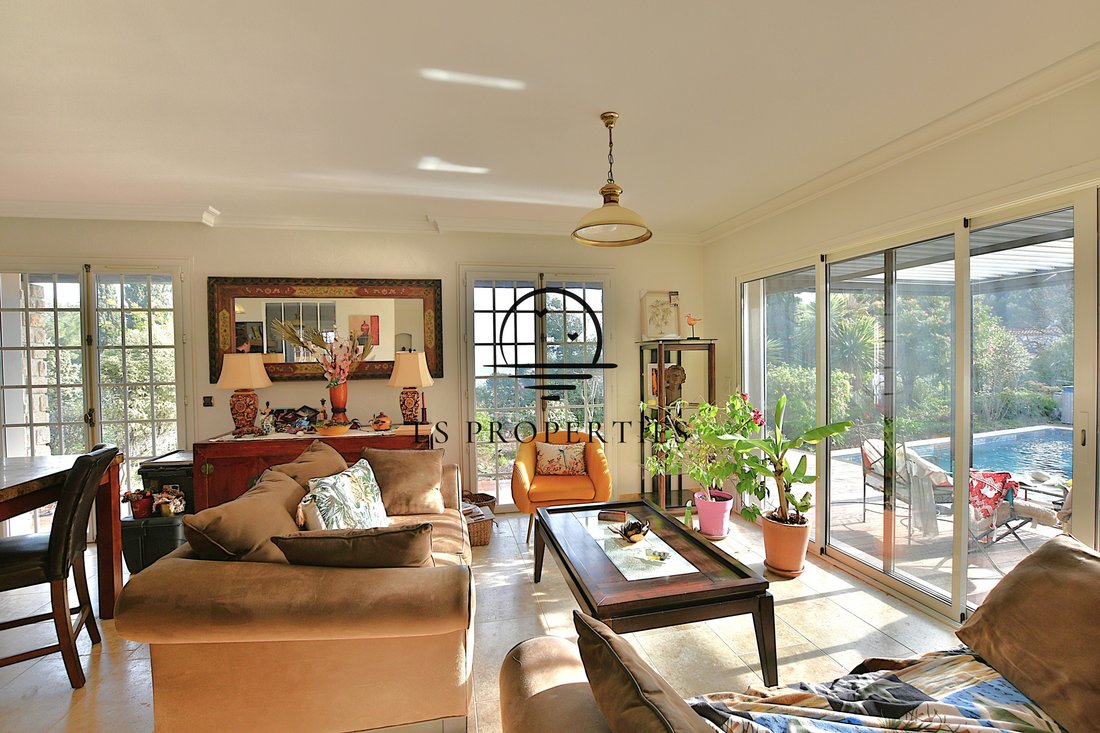 Villa in Hyeres, Provence-Alpes-Côte d'Azur, France 4 - 16983337