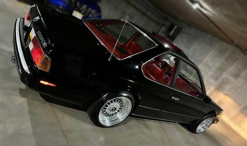 Coupe in Glendale, United States 3 - 16985996