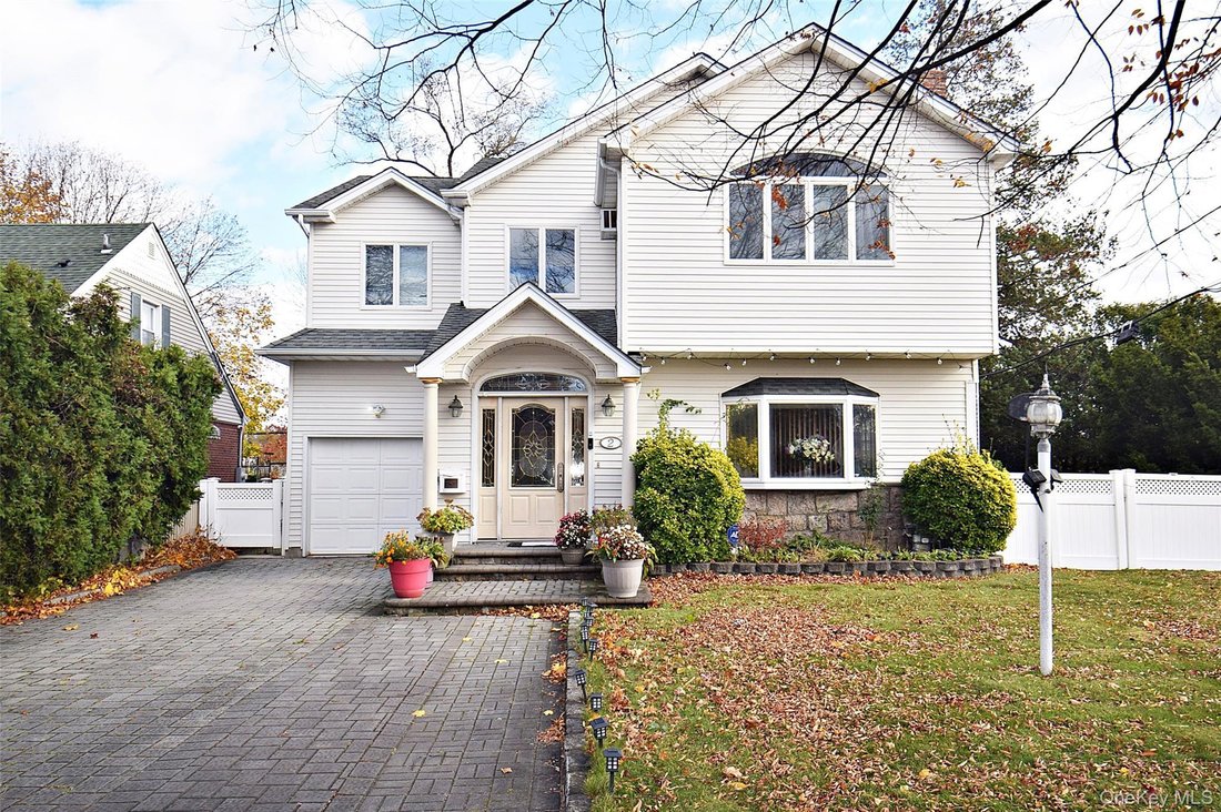House in New Hyde Park, New York, United States 1 - 16980481