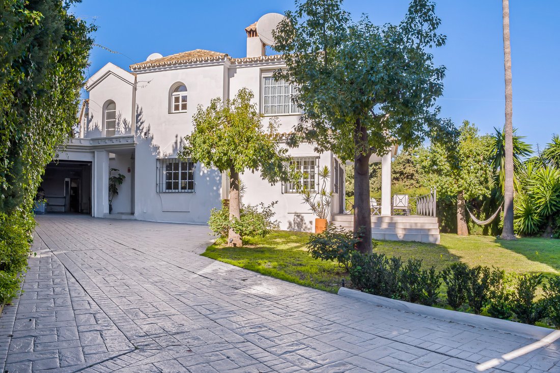 Villa in Nueva Andalucía, Marbella, Spanien 2 - 16986106