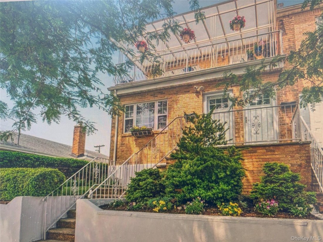 House in New York, New York, United States 1 - 16980317