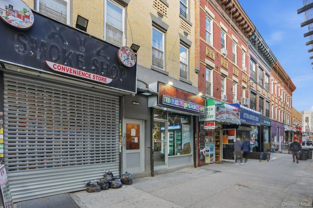 New York, New York, United States 3 - 16980814