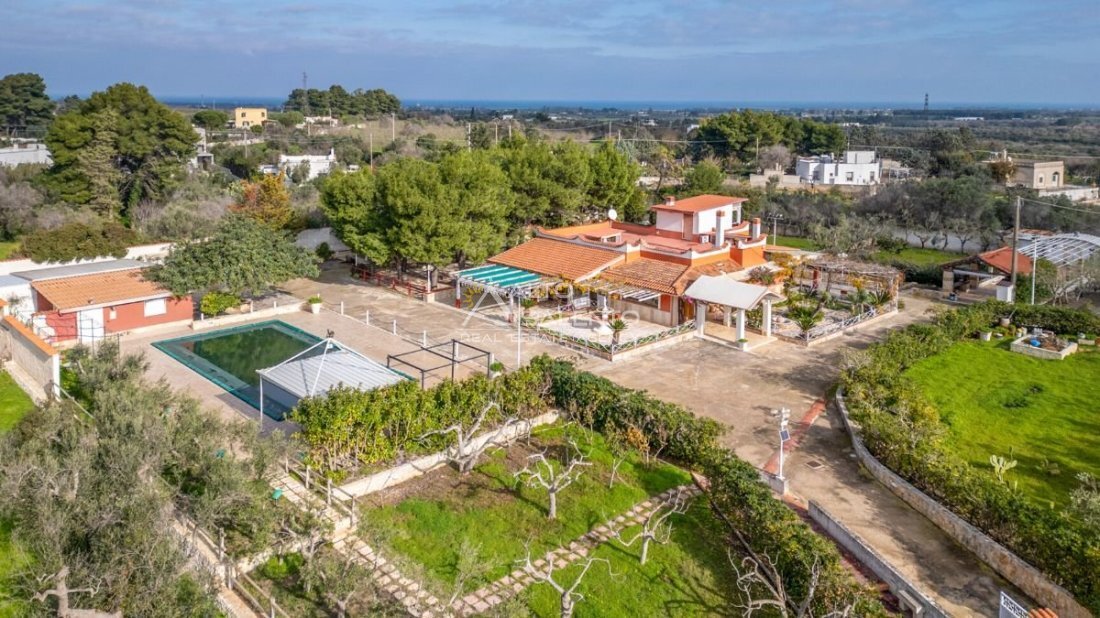 Villa in Carovigno, Apulia, Italy 1 - 16977756