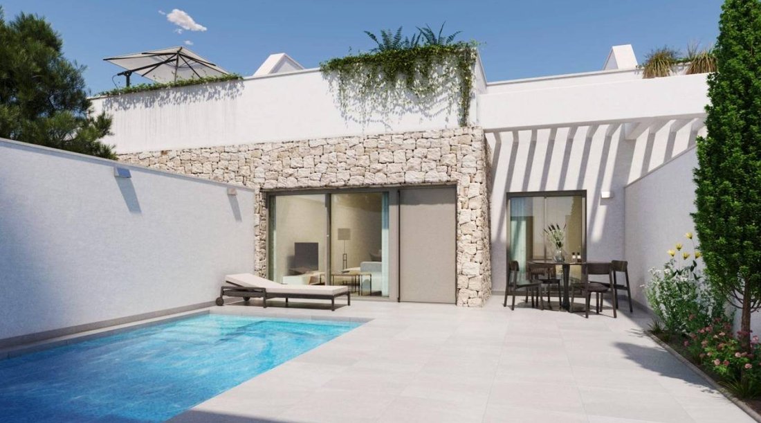 Villa in Pilar de la Horadada, Valencian Community, Spain 1 - 16984209