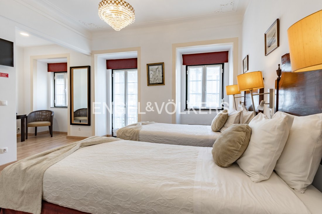 Apartment in Misericordia, Lisbon, Portugal 5 - 16981712