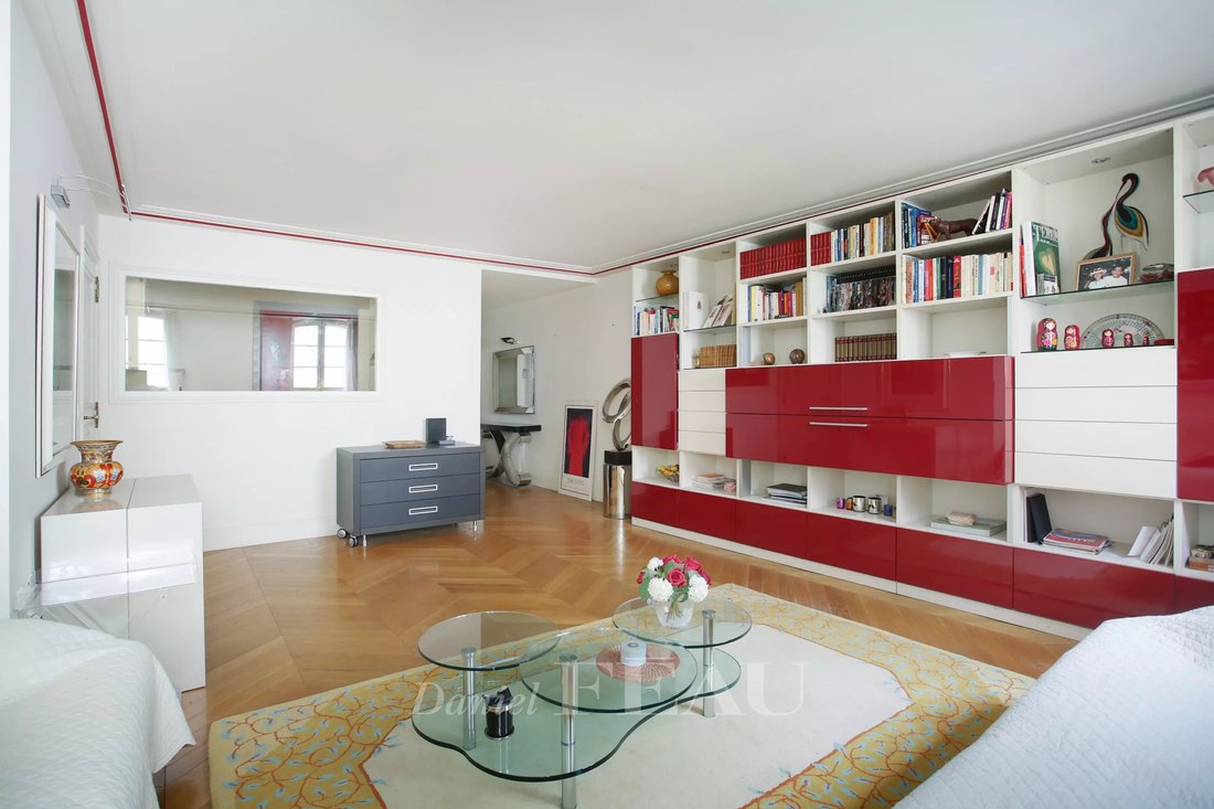 Apartment in Elysées-Madeleine, Paris 8e Arrondissement, Paris 4 - 16981576
