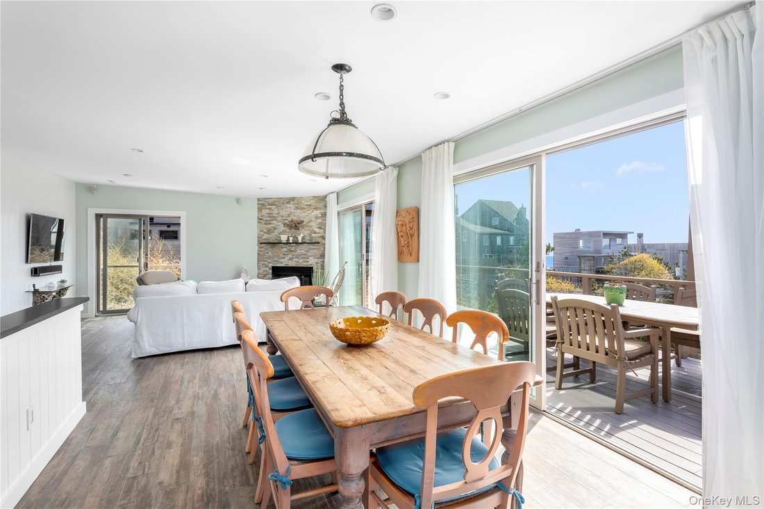 House in Yaphank, New York, United States 2 - 16978888