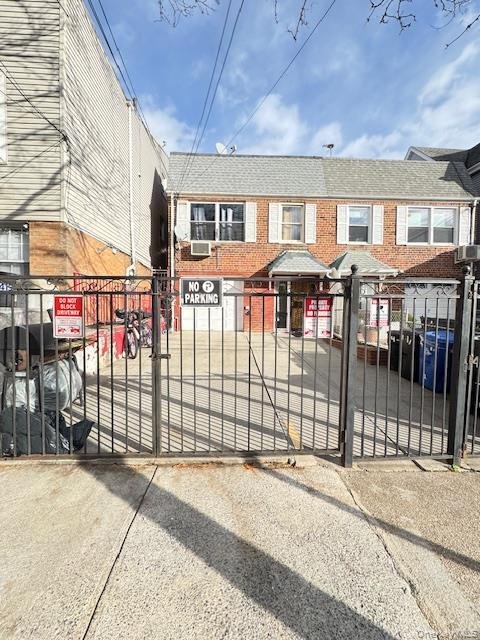 House in New York, New York, United States 2 - 16980316