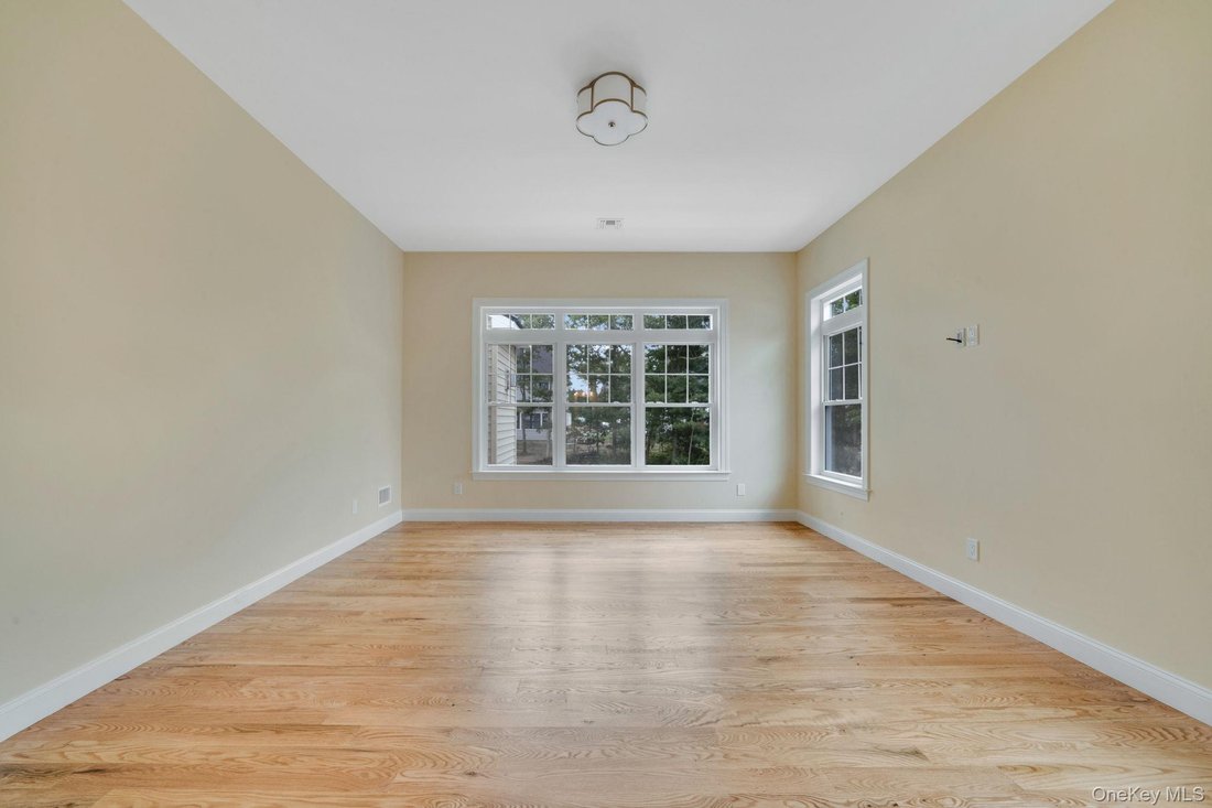 House in Port Jefferson Station, New York, United States 2 - 16978983