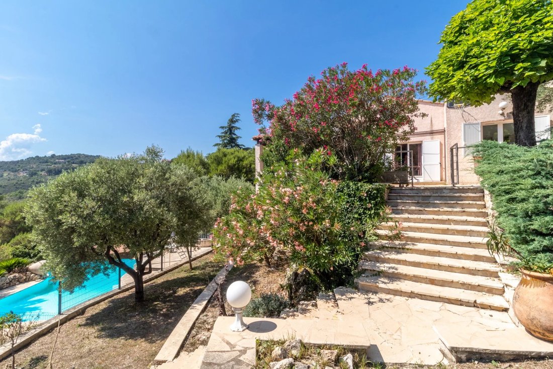 Villa in La Turbie, Provence-Alpes-Côte d'Azur, France 2 - 16985656