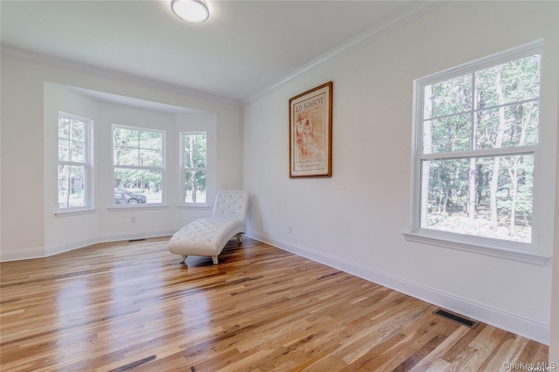 House in Center Moriches, New York, United States 4 - 16978561
