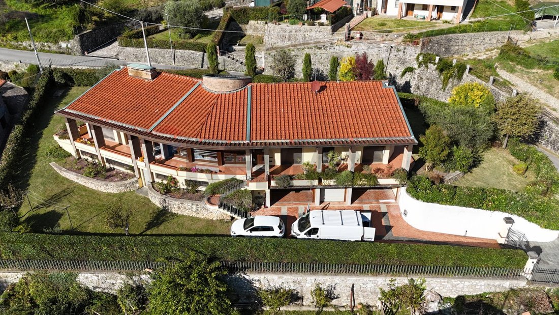 Villa in Bagni di Lucca, Tuscany, Italy 1 - 16984840