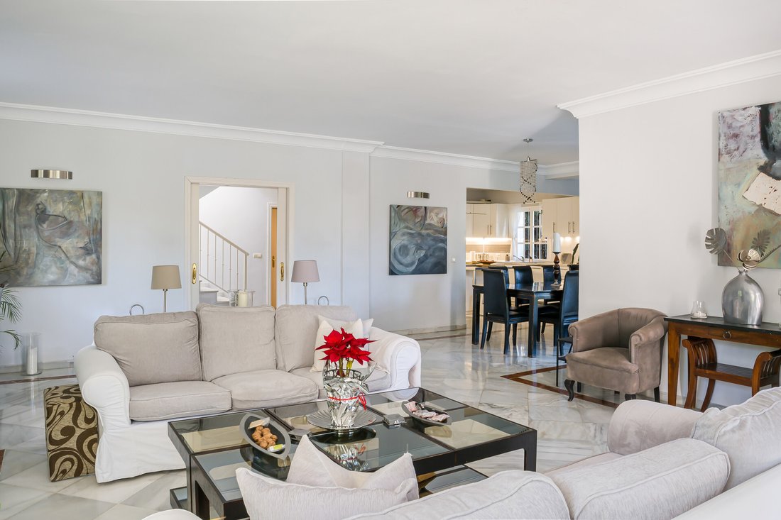 Villa in Nueva Andalucía, Marbella, Spanien 4 - 16986106
