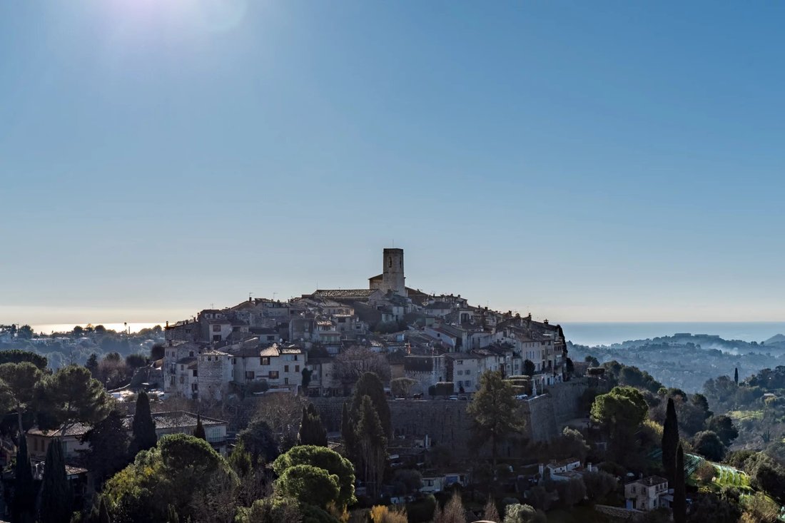 Villa in Saint-Paul-de-Vence, Provence-Alpes-Côte d'Azur, France 1 - 16983356