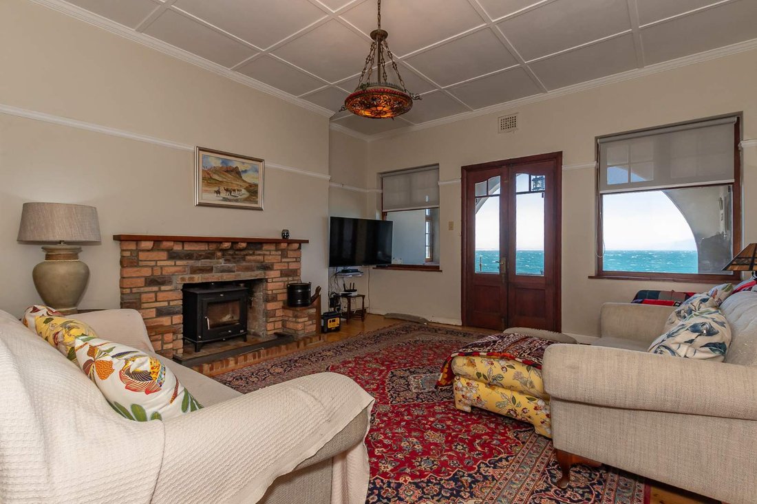 House in Fish Hoek, Cape Town, South Africa 4 - 16977852