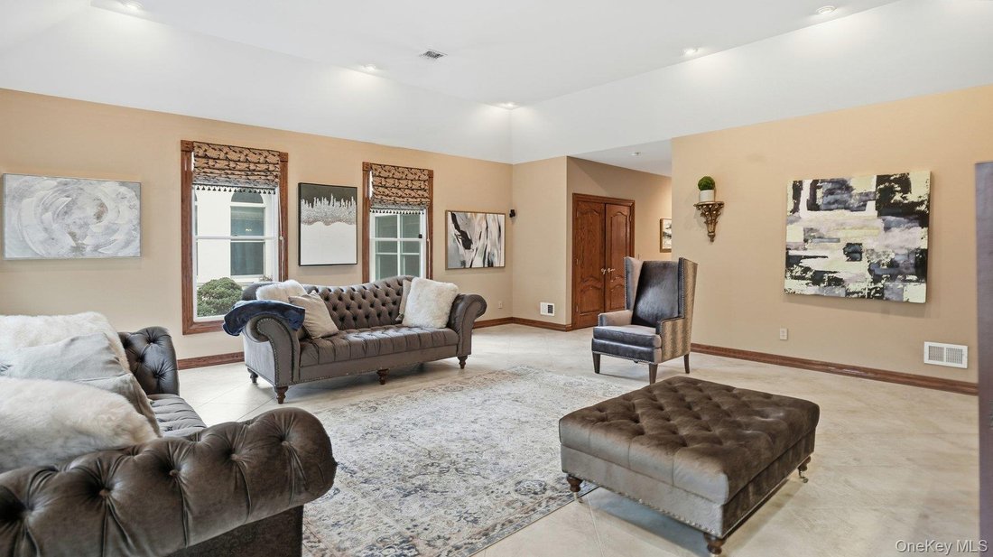 House in East Quogue, New York, United States 4 - 16978482